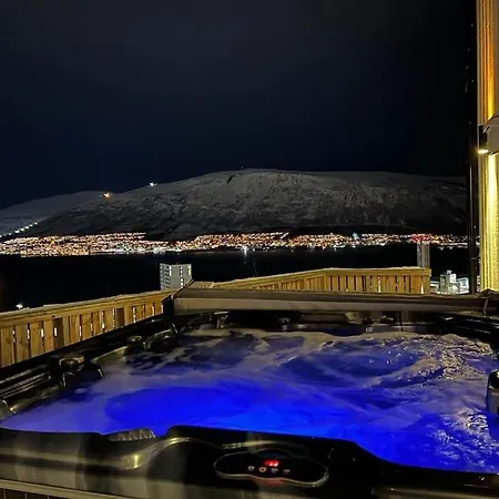 In With Jacuzzi Lejlighed