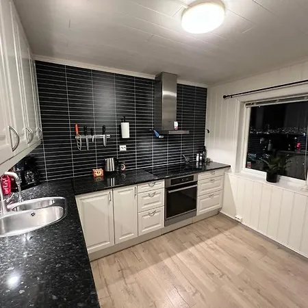 In With Jacuzzi Lejlighed