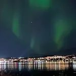 Apartment In With Jacuzzi Tromso