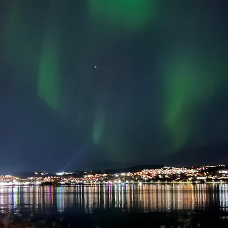 Leilighet In With Jacuzzi Tromsø